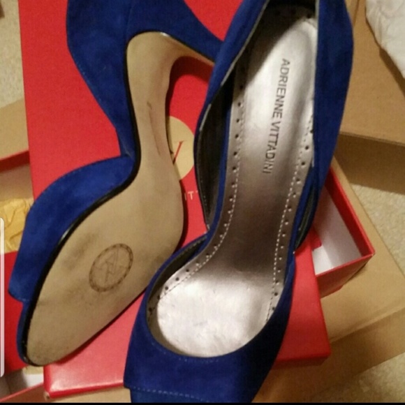 Traded Adrienne Vittadini  pump - Picture 2 of 2